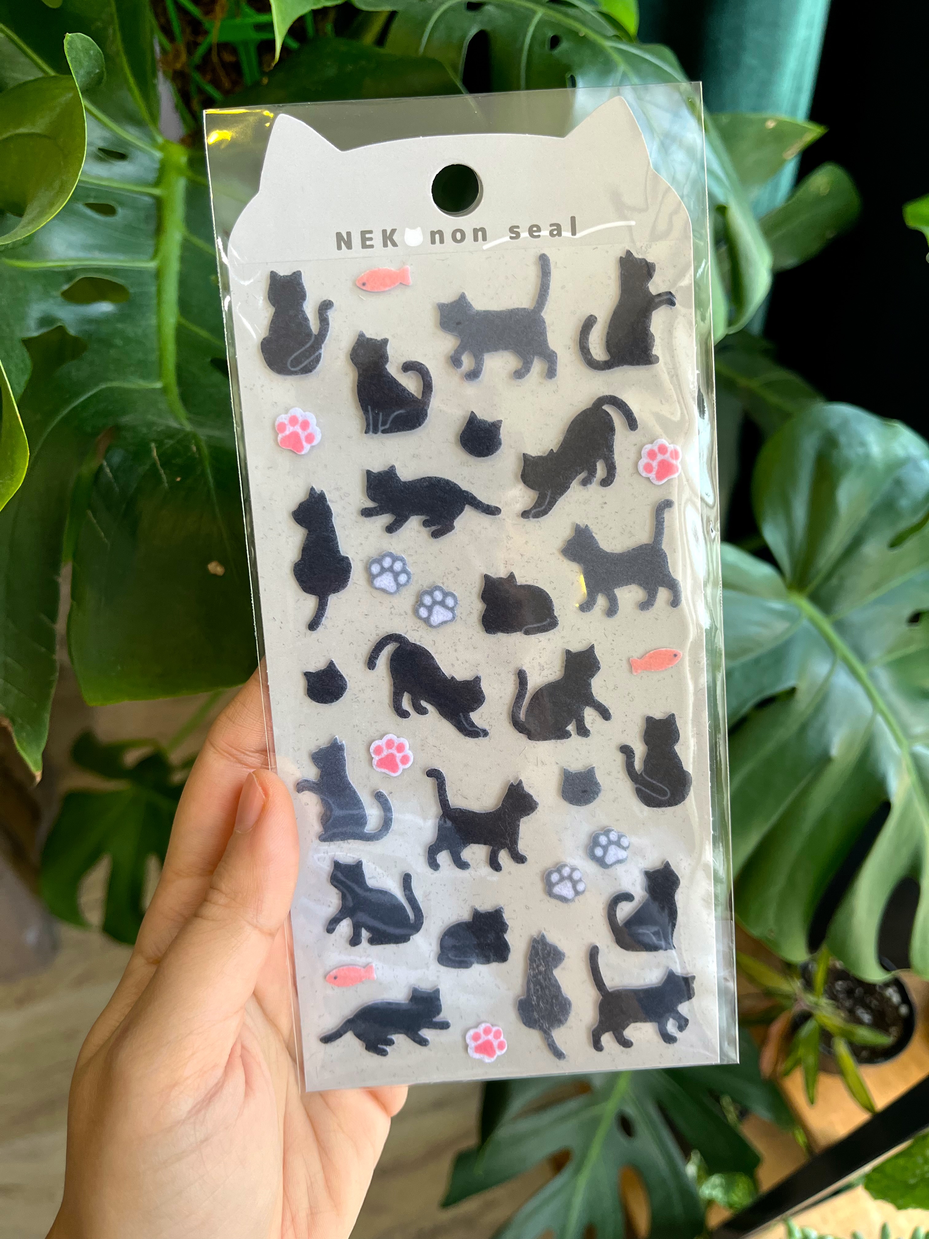 استیکر گربه مشکی